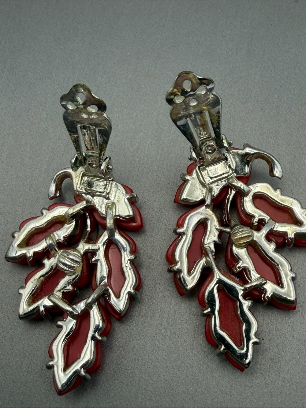 Lisner Red Leaf Cluster Thermoset Clip-On Earrings Vintage 2” - Picture 9 of 10